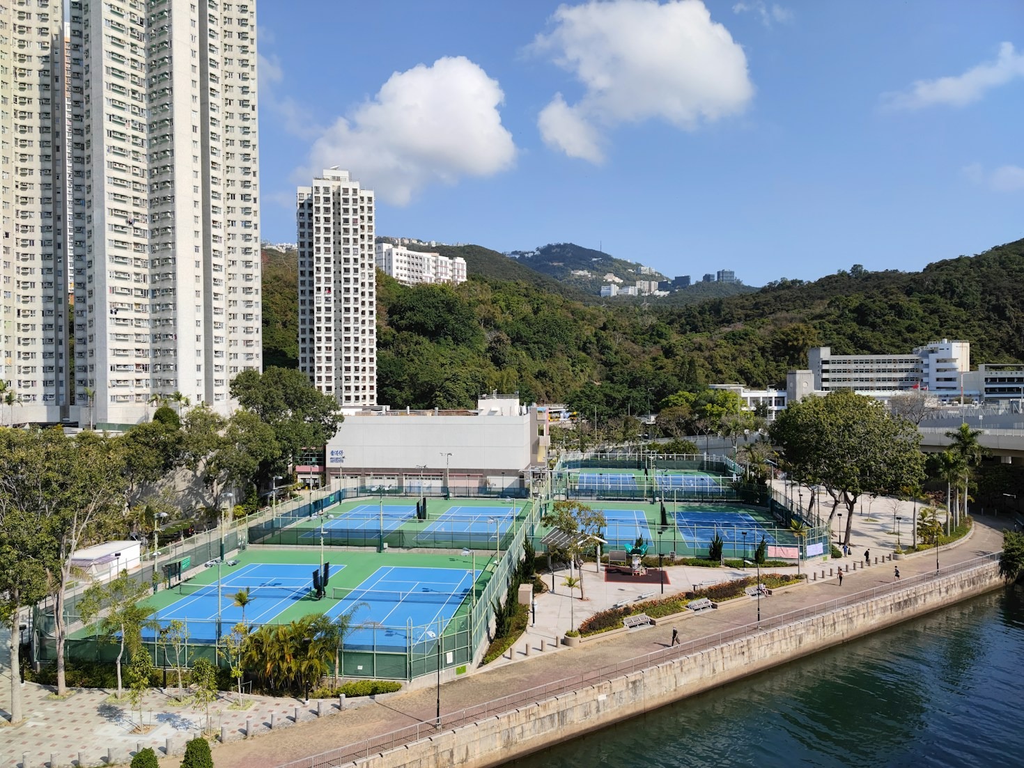 How to Choose the Right Pickleball Court